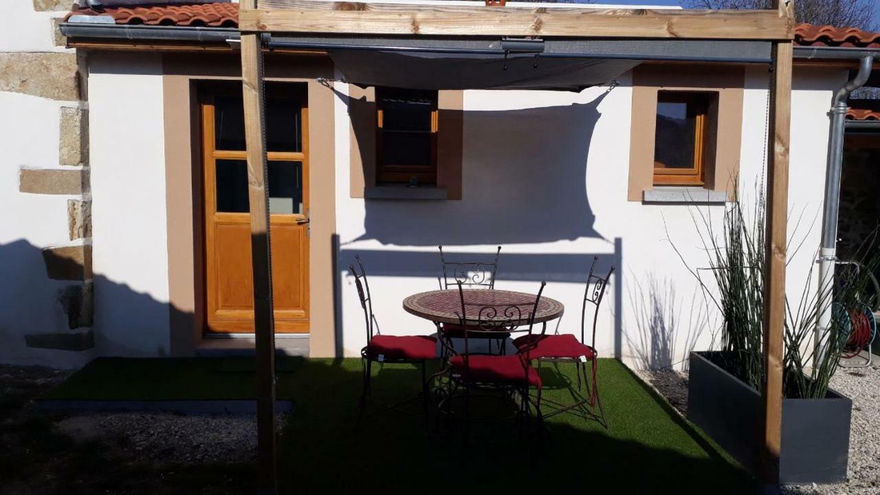 Hotel Pigeonnier Vic-le-Comte Exterior foto